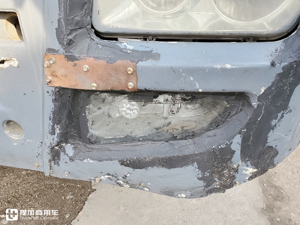 卡车中的绝对稀有品种,早期的东方红M系卡车实拍,竟然还是德国曼TG系列驾驶室 - 第7张 - 提加商用车网 卡车中的绝对稀有品种,早期的东方红M系卡车实拍,竟然还是德国曼TG系列驾驶室 - 第7张