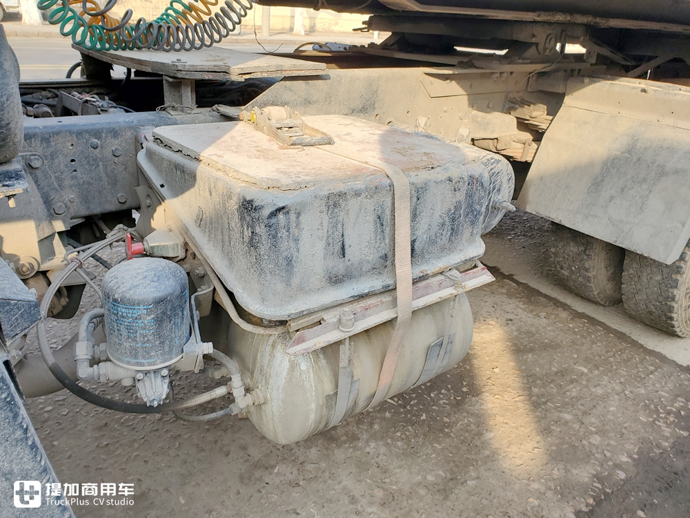 卡车中的绝对稀有品种,早期的东方红M系卡车实拍,竟然还是德国曼TG系列驾驶室 - 第17张 - 提加商用车网 卡车中的绝对稀有品种,早期的东方红M系卡车实拍,竟然还是德国曼TG系列驾驶室 - 第17张