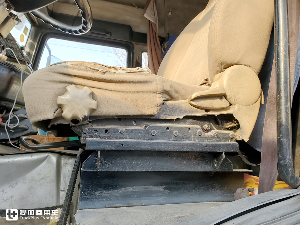 卡车中的绝对稀有品种,早期的东方红M系卡车实拍,竟然还是德国曼TG系列驾驶室 - 第22张 - 提加商用车网 卡车中的绝对稀有品种,早期的东方红M系卡车实拍,竟然还是德国曼TG系列驾驶室 - 第22张