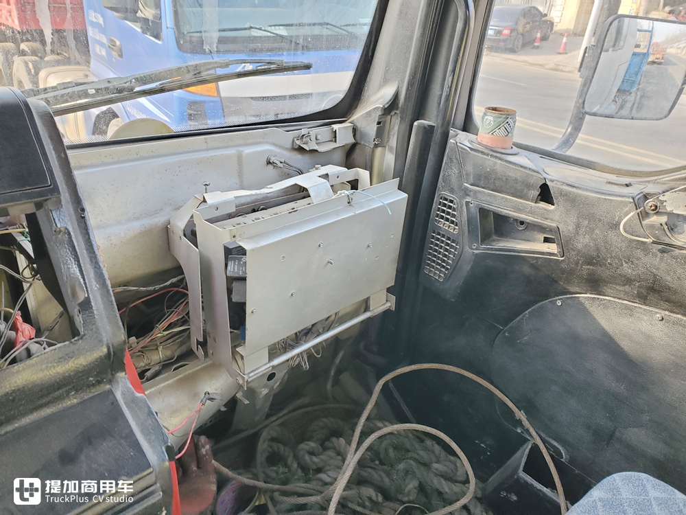 卡车中的绝对稀有品种,早期的东方红M系卡车实拍,竟然还是德国曼TG系列驾驶室 - 第30张 - 提加商用车网 卡车中的绝对稀有品种,早期的东方红M系卡车实拍,竟然还是德国曼TG系列驾驶室 - 第30张
