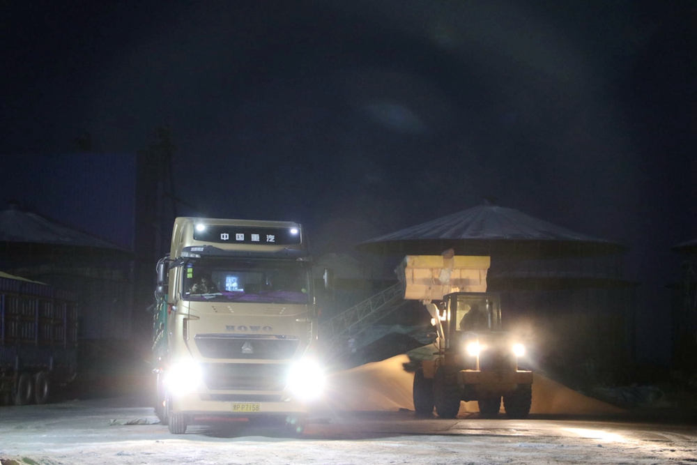 豪沃T7轻量化牵引车,助力王影“轮上淘金” - 第3张 - 提加商用车网 豪沃T7轻量化牵引车,助力王影“轮上淘金” - 第3张