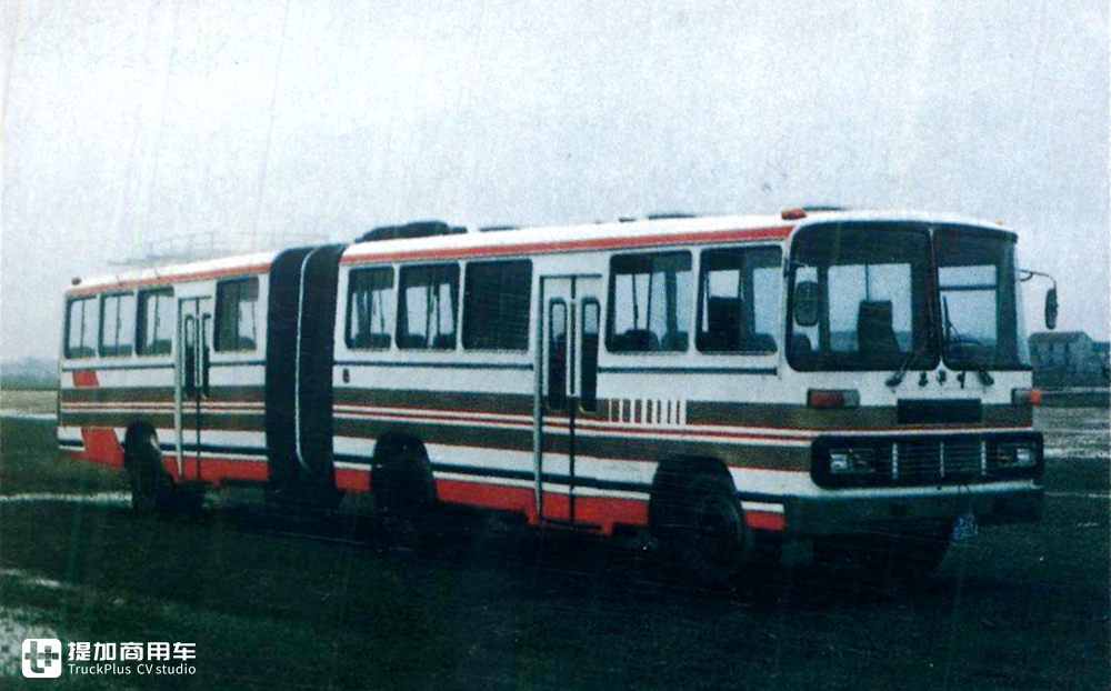 带您回忆80年代我国的公路铰接车,坐这些公交大长的,孩子都上小学了 - 第8张 - 提加商用车网 带您回忆80年代我国的公路铰接车,坐这些公交大长的,孩子都上小学了 - 第8张