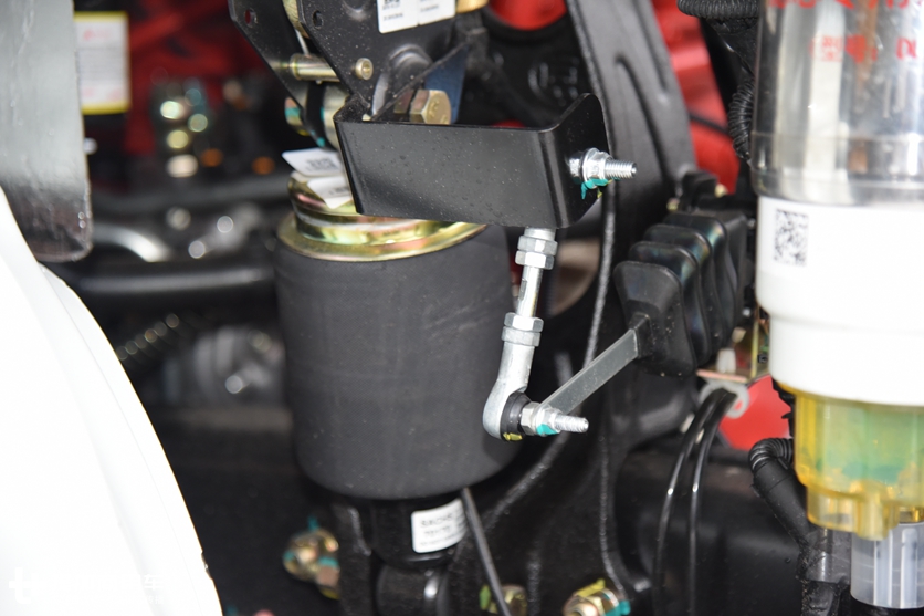 2020款华菱汉马H9旗舰牵引车实拍,带您好好看看又有哪些升级改进 - 第4张 - 提加商用车网 2020款华菱汉马H9旗舰牵引车实拍,带您好好看看又有哪些升级改进 - 第4张