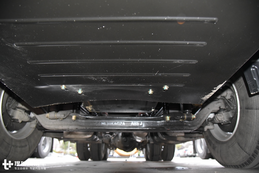 2020款华菱汉马H9旗舰牵引车实拍,带您好好看看又有哪些升级改进 - 第7张 - 提加商用车网 2020款华菱汉马H9旗舰牵引车实拍,带您好好看看又有哪些升级改进 - 第7张