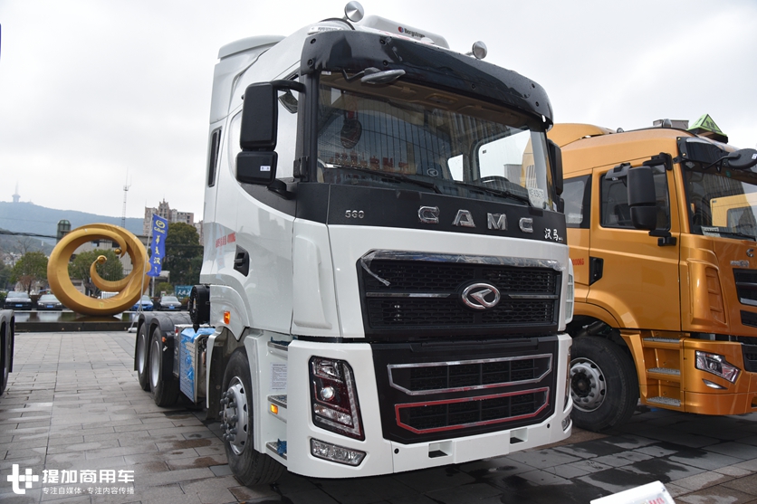 2020款华菱汉马H9旗舰牵引车实拍,带您好好看看又有哪些升级改进 - 第14张 - 提加商用车网 2020款华菱汉马H9旗舰牵引车实拍,带您好好看看又有哪些升级改进 - 第14张