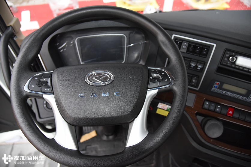 2020款华菱汉马H9旗舰牵引车实拍,带您好好看看又有哪些升级改进 - 第18张 - 提加商用车网 2020款华菱汉马H9旗舰牵引车实拍,带您好好看看又有哪些升级改进 - 第18张