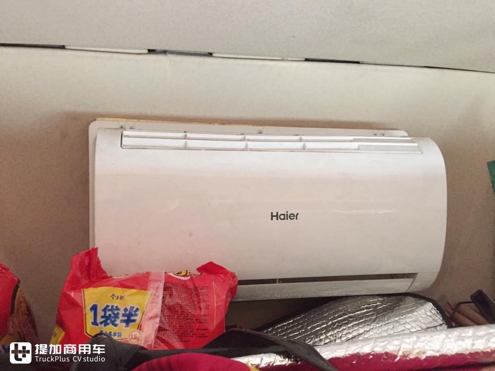 偶遇已经投入运营德龙X6000牵引车，配西康发动机，竟然还是一辆码头货柜车 - 第16张