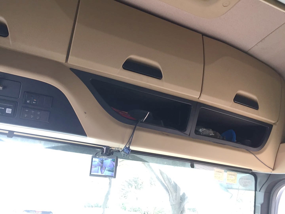 偶遇已经投入运营德龙X6000牵引车,配西康发动机,竟然还是一辆码头货柜车 - 第10张 - 提加商用车网 偶遇已经投入运营德龙X6000牵引车,配西康发动机,竟然还是一辆码头货柜车 - 第10张