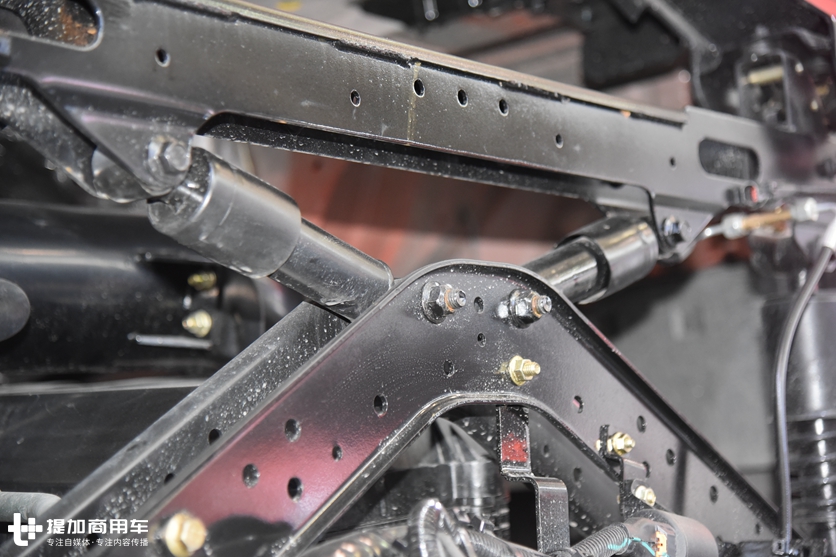 新引擎,新名称,带您全新认识国六排放的东风天龙工程自卸车 - 第13张 - 提加商用车网 新引擎,新名称,带您全新认识国六排放的东风天龙工程自卸车 - 第13张