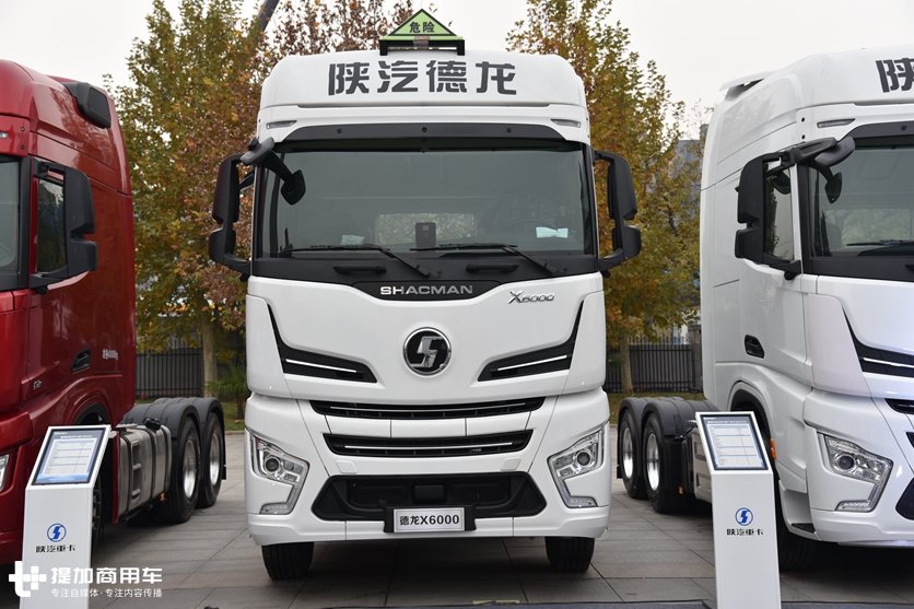 自动挡、电子手刹,安全属性也到位,这辆德龙X6000危化品牵引车配置真高 - 第2张 - 提加商用车网 自动挡、电子手刹,安全属性也到位,这辆德龙X6000危化品牵引车配置真高 - 第2张