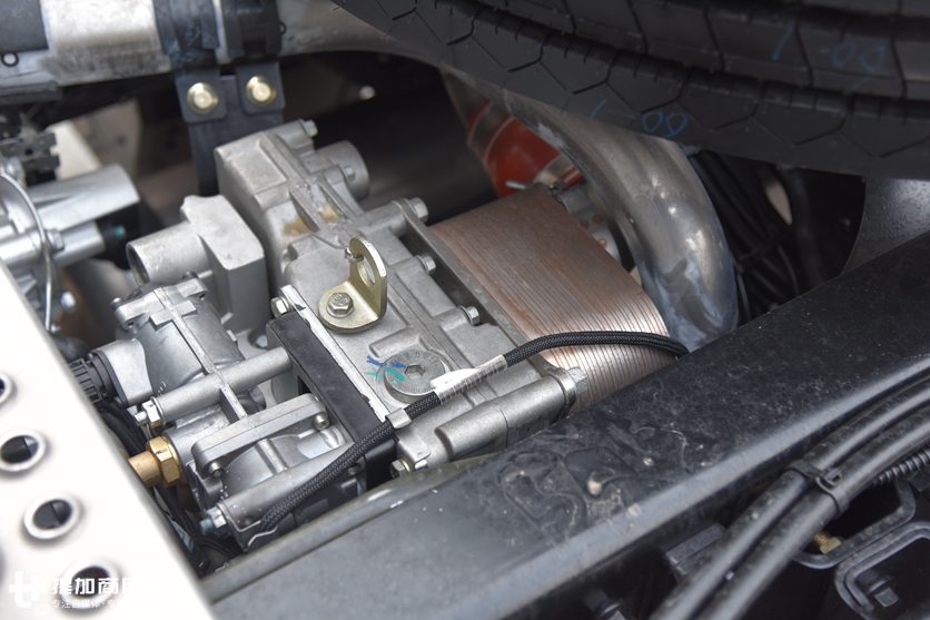 自动挡、电子手刹,安全属性也到位,这辆德龙X6000危化品牵引车配置真高 - 第5张 - 提加商用车网 自动挡、电子手刹,安全属性也到位,这辆德龙X6000危化品牵引车配置真高 - 第5张