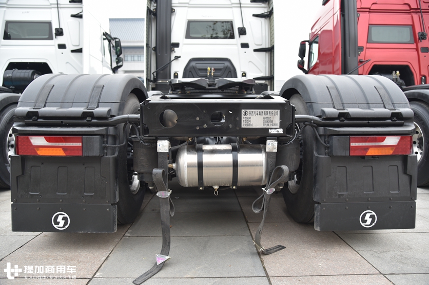 自动挡、电子手刹,安全属性也到位,这辆德龙X6000危化品牵引车配置真高 - 第7张 - 提加商用车网 自动挡、电子手刹,安全属性也到位,这辆德龙X6000危化品牵引车配置真高 - 第7张