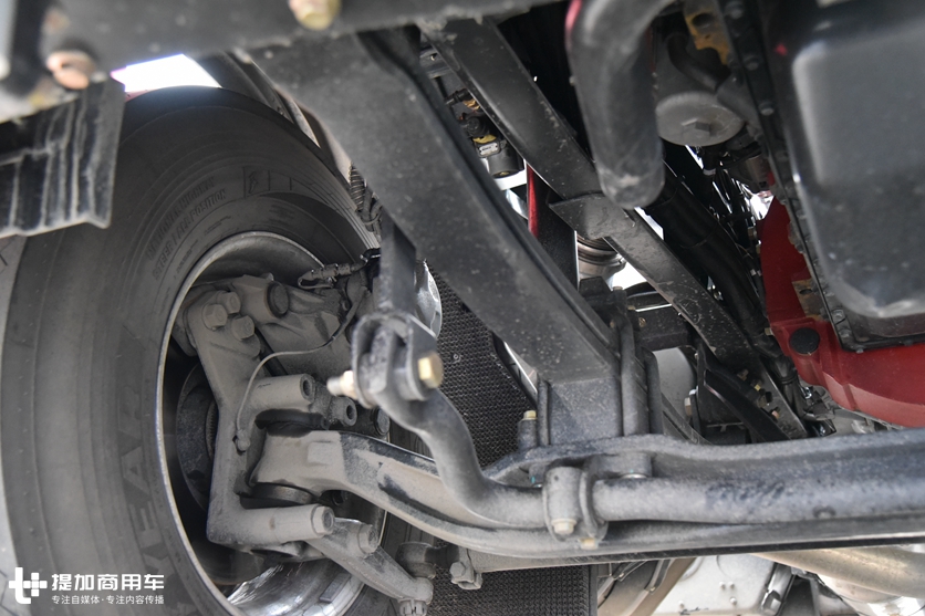 自动挡、电子手刹,安全属性也到位,这辆德龙X6000危化品牵引车配置真高 - 第9张 - 提加商用车网 自动挡、电子手刹,安全属性也到位,这辆德龙X6000危化品牵引车配置真高 - 第9张