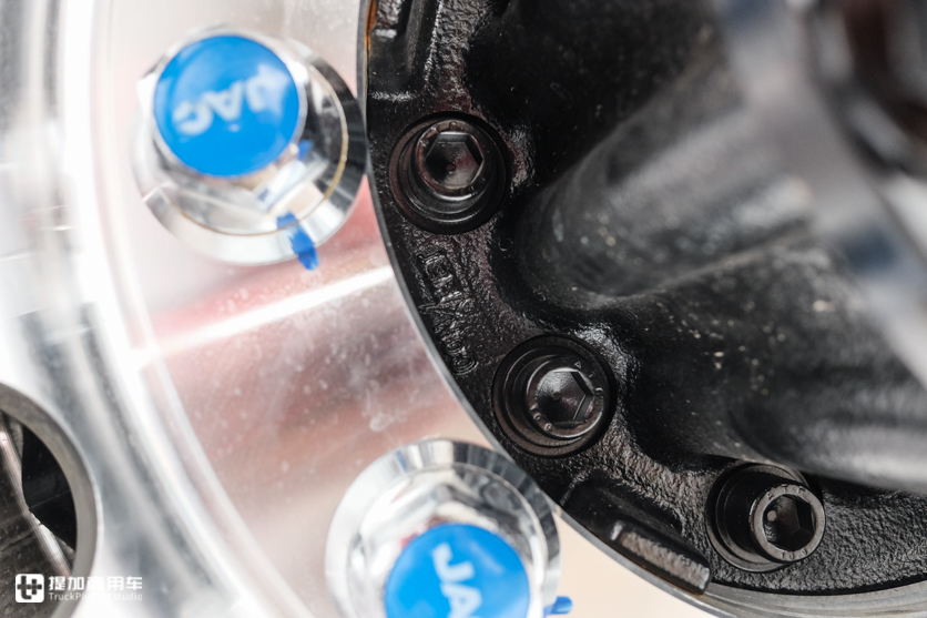 2020款格尔发V7长头卡车又有哪些新变化?细节配置超暖心,内饰舒适再提升 - 第9张 - 提加商用车网 2020款格尔发V7长头卡车又有哪些新变化?细节配置超暖心,内饰舒适再提升 - 第9张