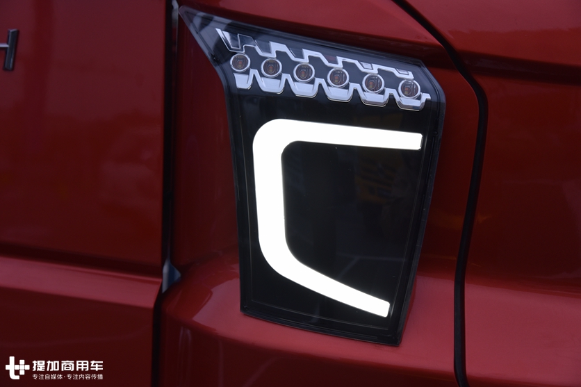 载货车市场的一匹黑马?炫酷外观内饰+大装载量,飞碟缔途XH载货车再亮相 - 第3张 - 提加商用车网 载货车市场的一匹黑马?炫酷外观内饰+大装载量,飞碟缔途XH载货车再亮相 - 第3张