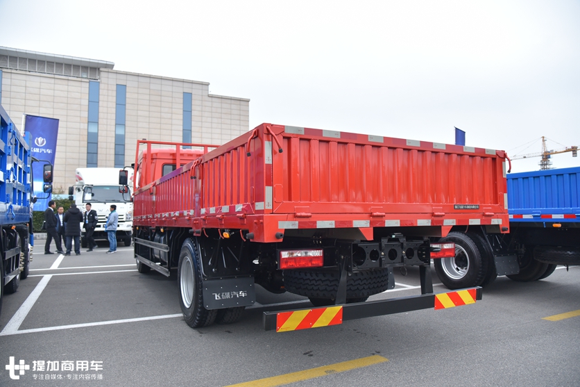 载货车市场的一匹黑马?炫酷外观内饰+大装载量,飞碟缔途XH载货车再亮相 - 第8张 - 提加商用车网 载货车市场的一匹黑马?炫酷外观内饰+大装载量,飞碟缔途XH载货车再亮相 - 第8张