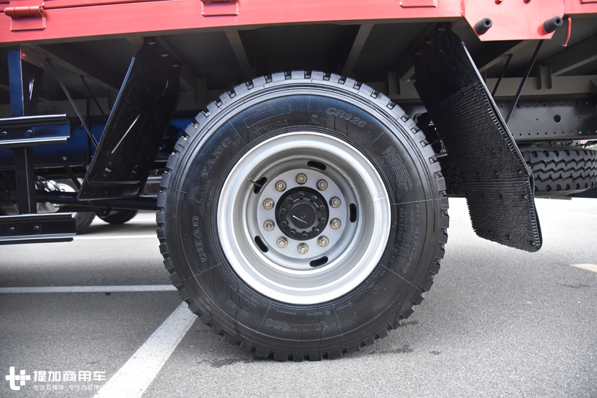 载货车市场的一匹黑马?炫酷外观内饰+大装载量,飞碟缔途XH载货车再亮相 - 第10张 - 提加商用车网 载货车市场的一匹黑马?炫酷外观内饰+大装载量,飞碟缔途XH载货车再亮相 - 第10张