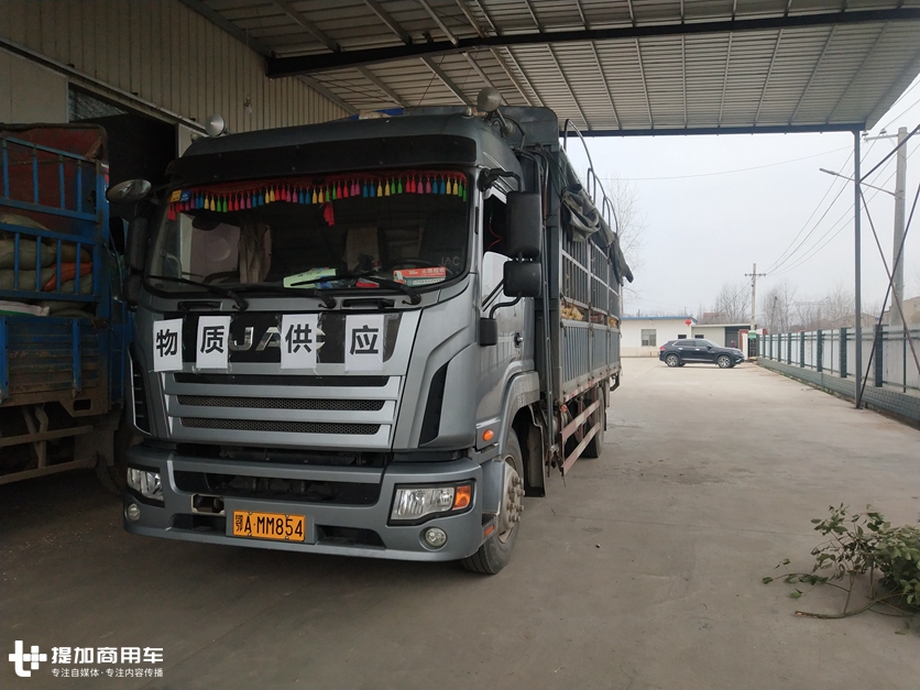 除了医护人员还有谁往武汉疫区冲?还有卡车司机,他们才是幕后英雄 - 第3张 - 提加商用车网 除了医护人员还有谁往武汉疫区冲?还有卡车司机,他们才是幕后英雄 - 第3张