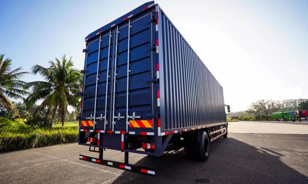 城际物流“豹”款货车 上汽红岩杰豹4X2厢式货车 - 第2张 - 提加商用车网 城际物流“豹”款货车 上汽红岩杰豹4X2厢式货车 - 第2张