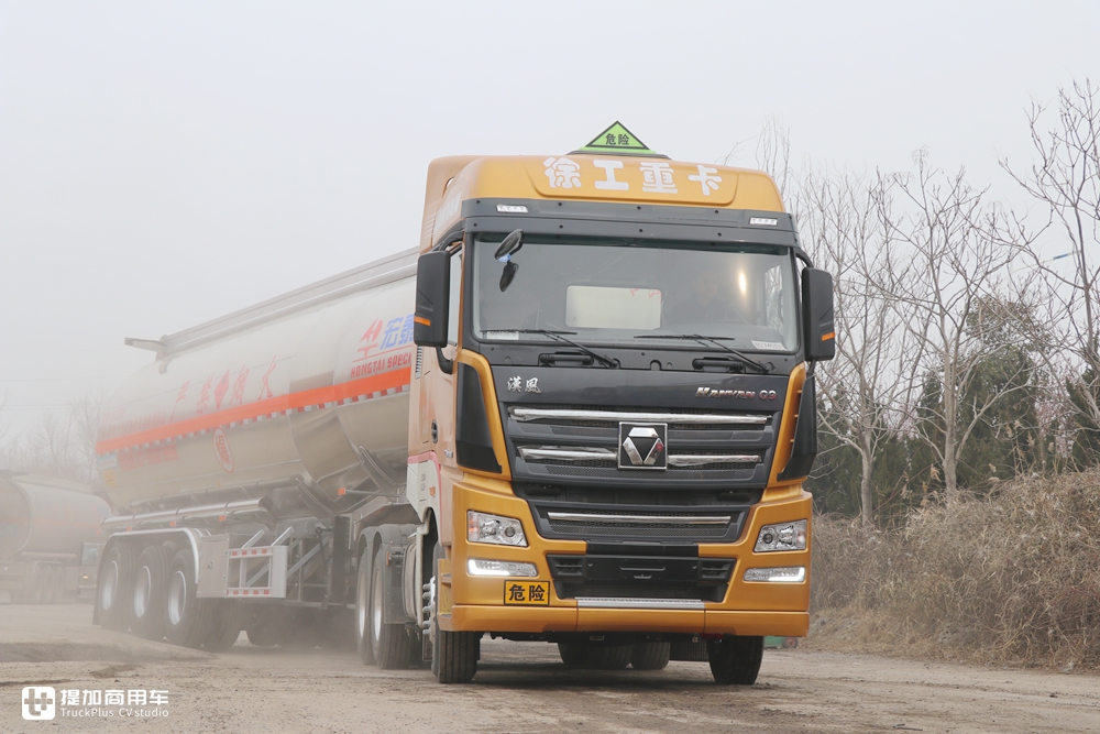 国产重卡的后起之秀,高顶驾驶室纯平底板,徐工汉风G9牵引车实拍 - 第2张 - 提加商用车网 国产重卡的后起之秀,高顶驾驶室纯平底板,徐工汉风G9牵引车实拍 - 第2张