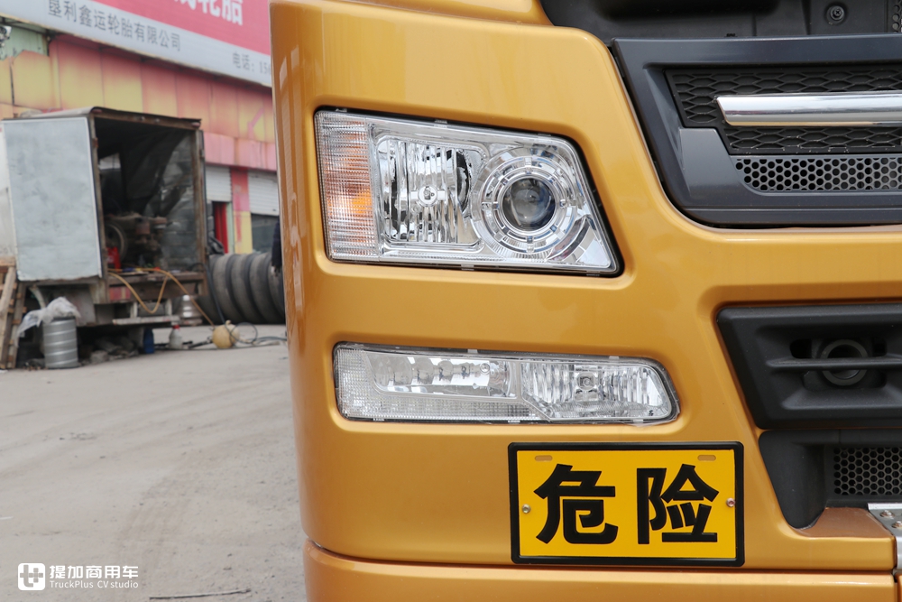 国产重卡的后起之秀,高顶驾驶室纯平底板,徐工汉风G9牵引车实拍 - 第9张 - 提加商用车网 国产重卡的后起之秀,高顶驾驶室纯平底板,徐工汉风G9牵引车实拍 - 第9张