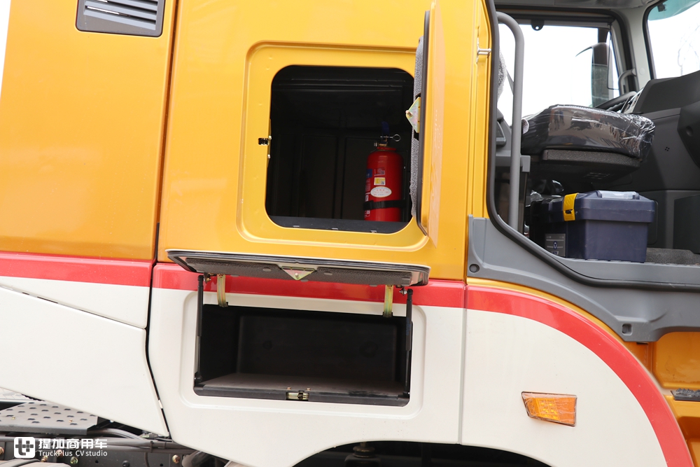 国产重卡的后起之秀,高顶驾驶室纯平底板,徐工汉风G9牵引车实拍 - 第12张 - 提加商用车网 国产重卡的后起之秀,高顶驾驶室纯平底板,徐工汉风G9牵引车实拍 - 第12张