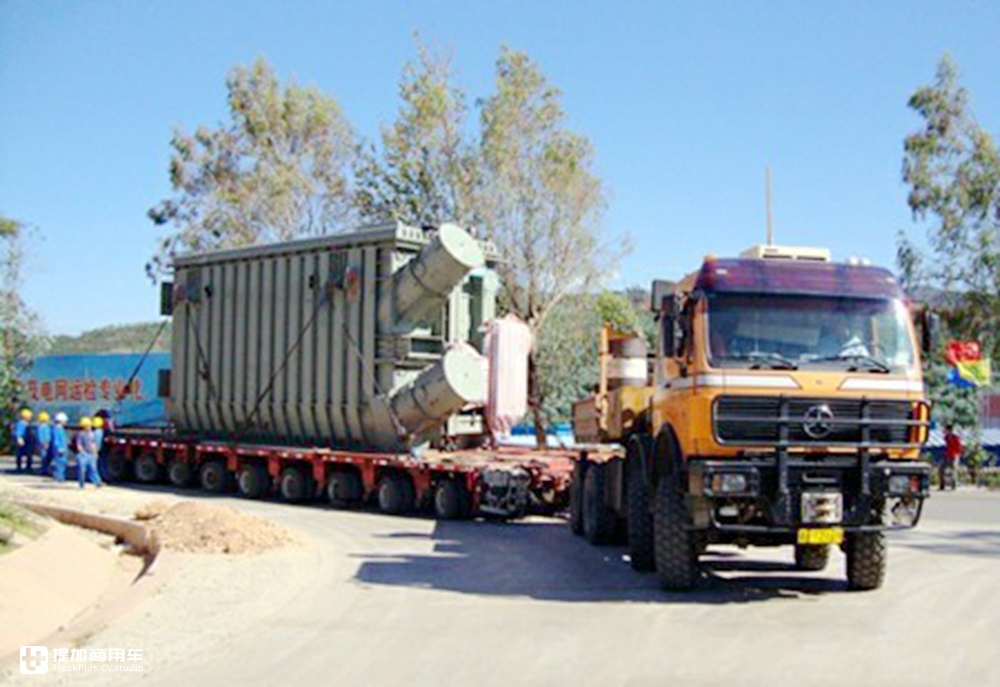 当年国家建设的主力军，排量达惊人的18升，实拍奔驰NG4850大件车 - 第12张