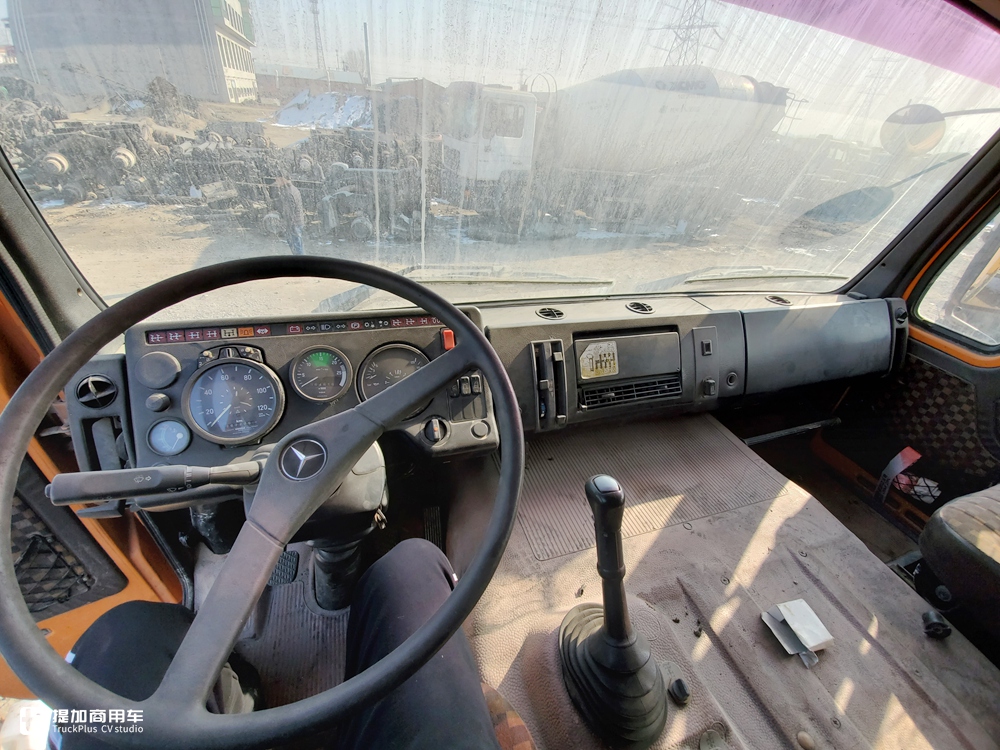 当年国家建设的主力军，排量达惊人的18升，实拍奔驰NG4850大件车 - 第17张