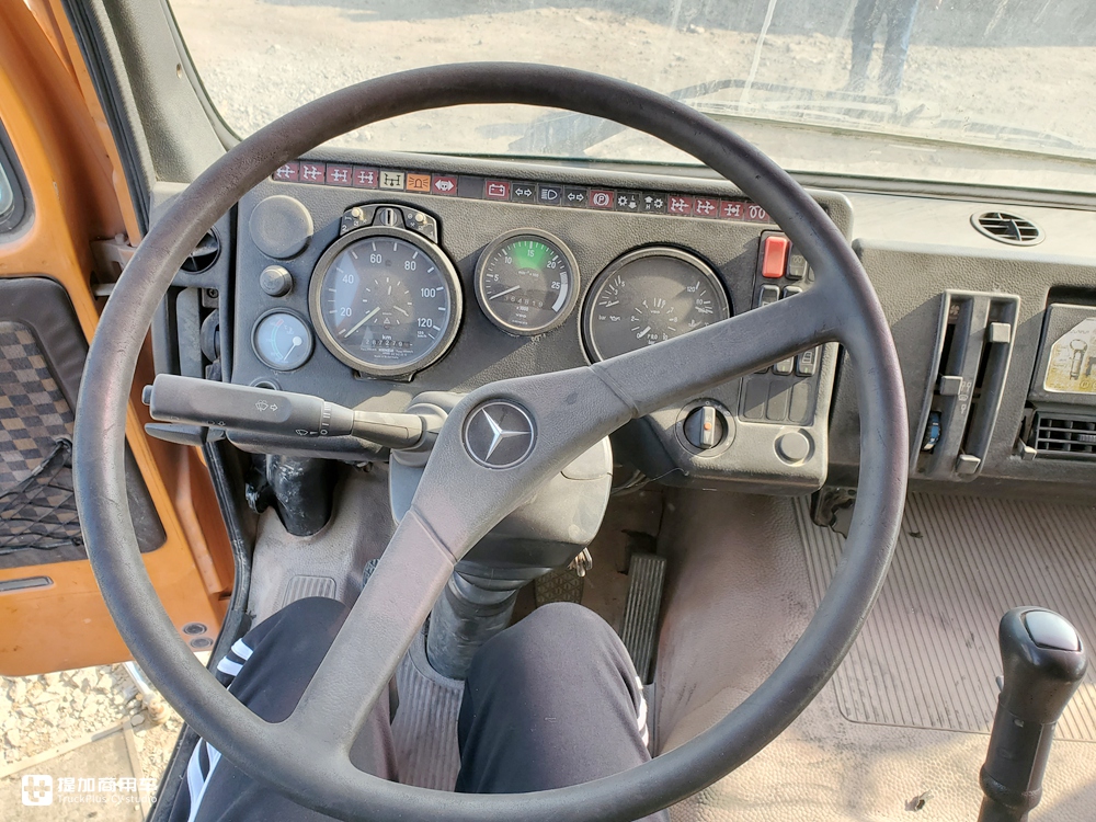 当年国家建设的主力军，排量达惊人的18升，实拍奔驰NG4850大件车 - 第18张