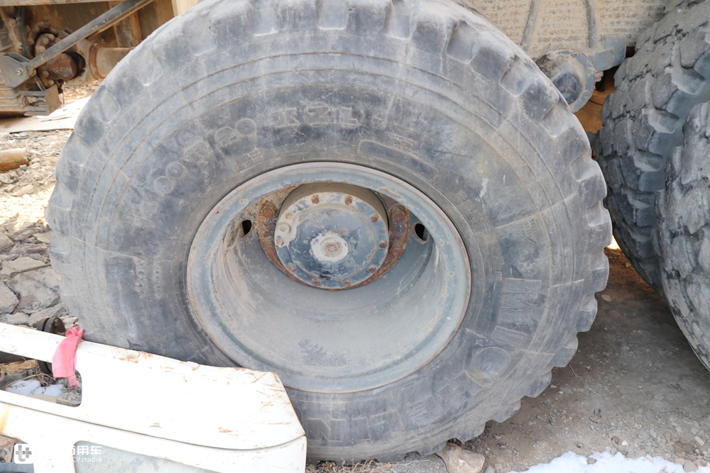 当年国家建设的主力军，排量达惊人的18升，实拍奔驰NG4850大件车 - 第34张