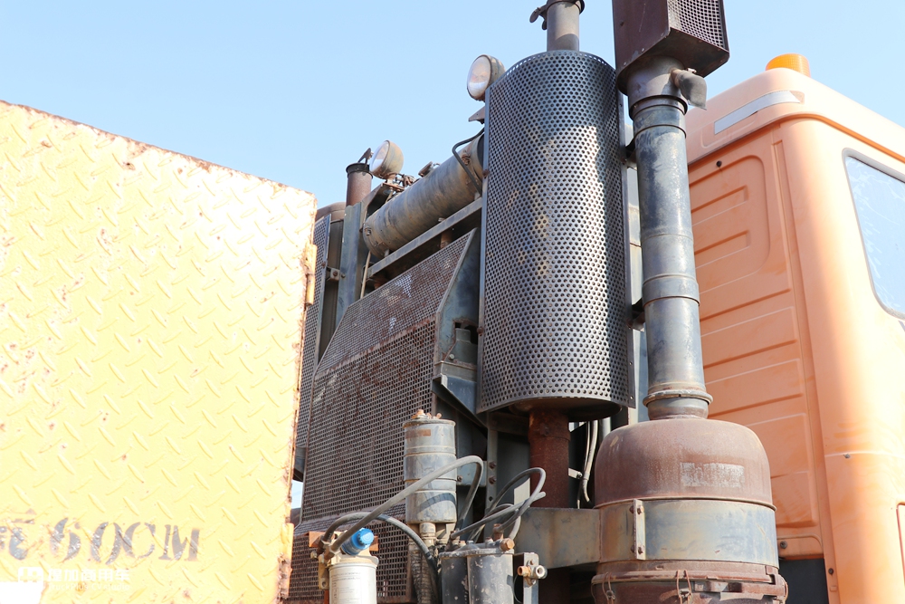 当年国家建设的主力军，排量达惊人的18升，实拍奔驰NG4850大件车 - 第39张