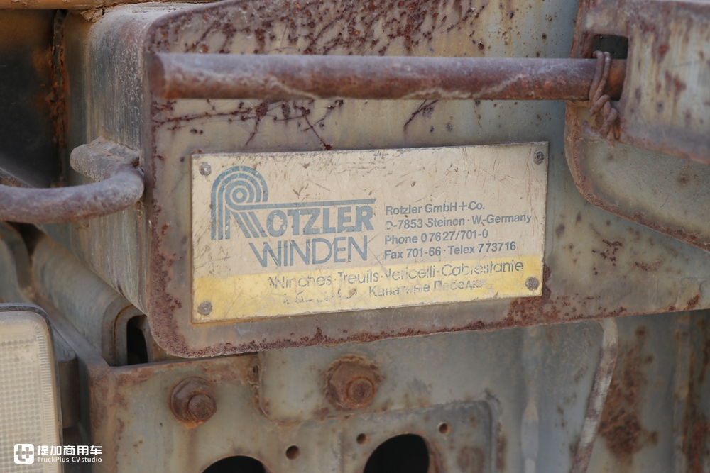 当年国家建设的主力军，排量达惊人的18升，实拍奔驰NG4850大件车 - 第41张