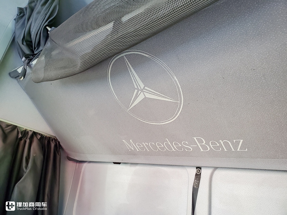 在国内走量的进口卡车,看配置还没有如今的国产车好,已退役的奔驰AXOR牵引车实拍 - 第26张 - 提加商用车网 在国内走量的进口卡车,看配置还没有如今的国产车好,已退役的奔驰AXOR牵引车实拍 - 第26张