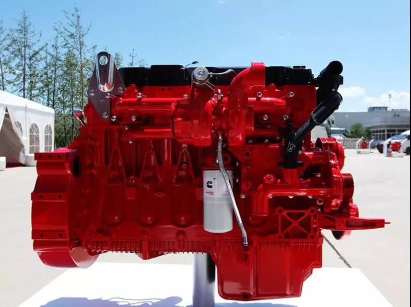 高速物流首选,黄金动力加成,带您看格尔发旗舰版自动挡牵引车 - 第2张 - 提加商用车网 高速物流首选,黄金动力加成,带您看格尔发旗舰版自动挡牵引车 - 第2张