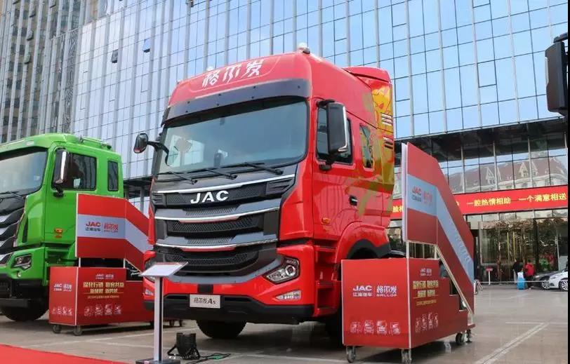 高速物流首选,黄金动力加成,带您看格尔发旗舰版自动挡牵引车 - 第11张 - 提加商用车网 高速物流首选,黄金动力加成,带您看格尔发旗舰版自动挡牵引车 - 第11张