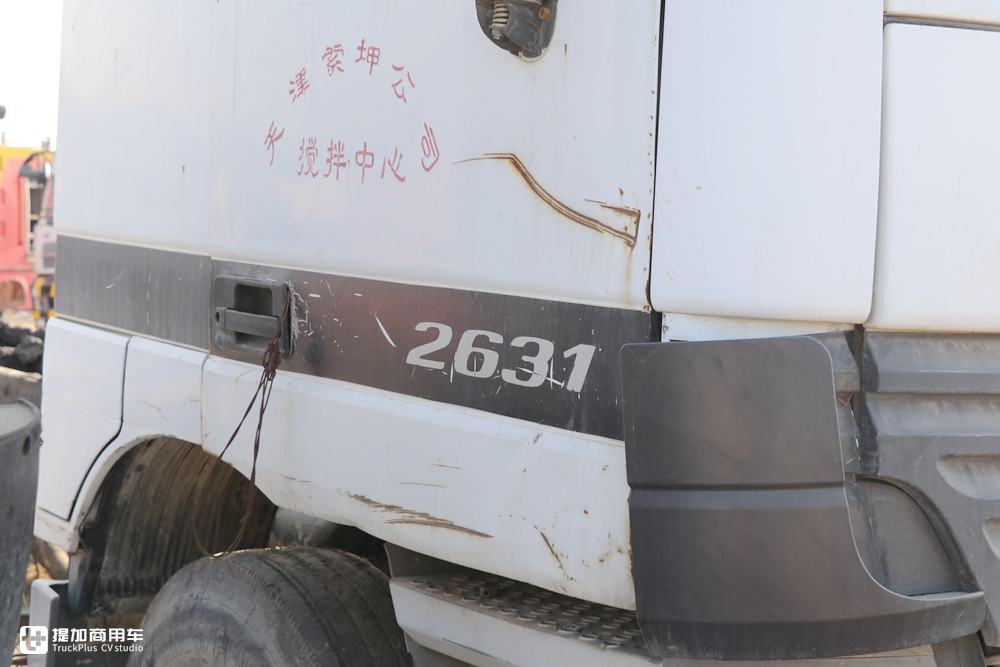 20年前这辆卡车就是自动挡,实拍奔驰第一代阿克托斯牵引车 - 第8张 - 提加商用车网 20年前这辆卡车就是自动挡,实拍奔驰第一代阿克托斯牵引车 - 第8张