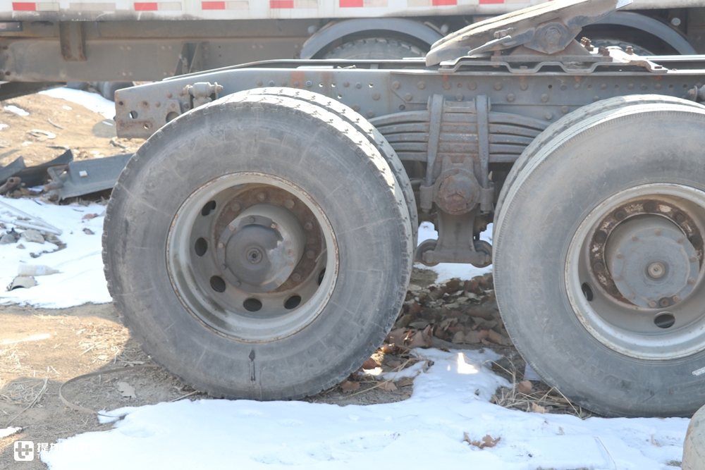 20年前这辆卡车就是自动挡,实拍奔驰第一代阿克托斯牵引车 - 第33张 - 提加商用车网 20年前这辆卡车就是自动挡,实拍奔驰第一代阿克托斯牵引车 - 第33张