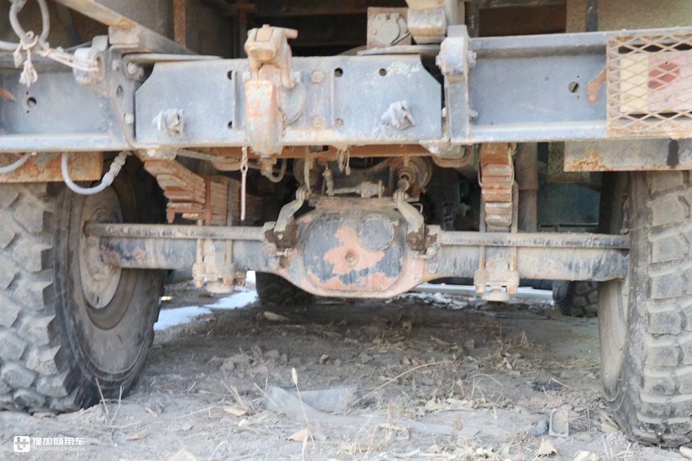 西北油田里最硬核卡车，上世纪90年代引进，曼LX90型越野卡车实拍 - 第24张