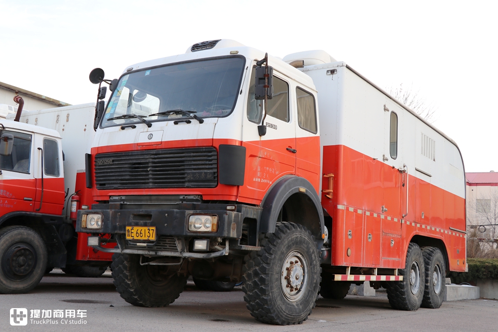 奔驰技术走进国内的第一批卡车,实拍在油田服役近20年的北奔卡车 - 第2张 - 提加商用车网 奔驰技术走进国内的第一批卡车,实拍在油田服役近20年的北奔卡车 - 第2张