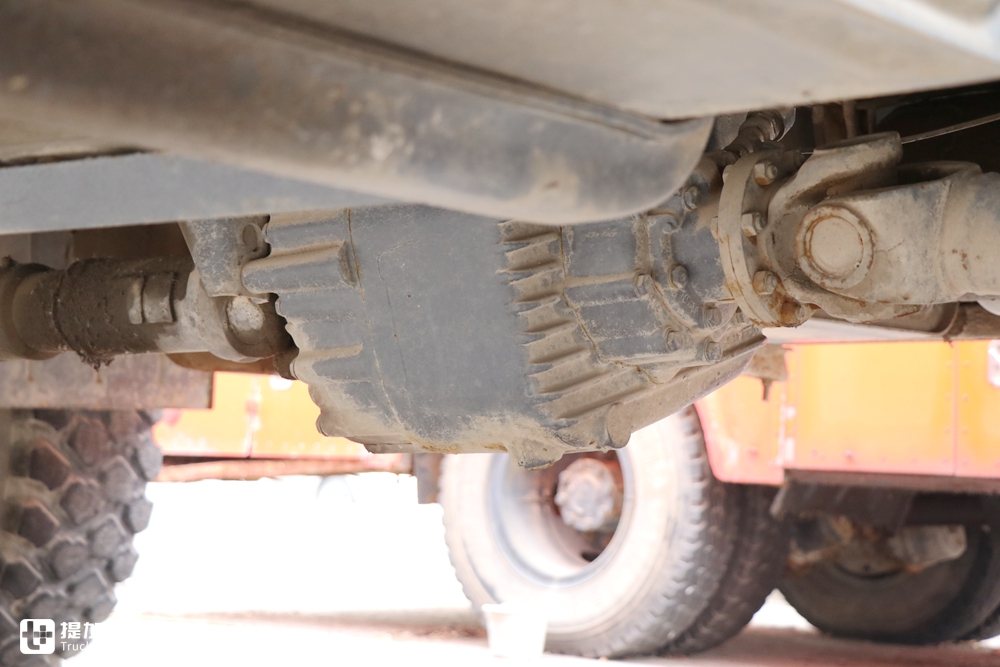 奔驰技术走进国内的第一批卡车,实拍在油田服役近20年的北奔卡车 - 第19张 - 提加商用车网 奔驰技术走进国内的第一批卡车,实拍在油田服役近20年的北奔卡车 - 第19张