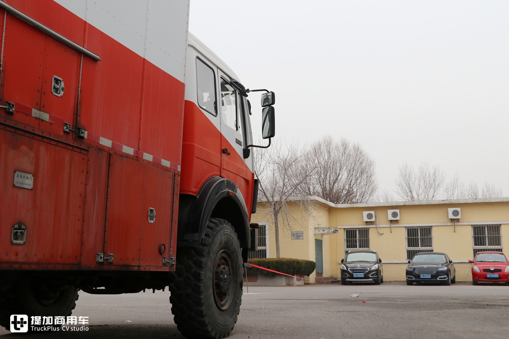 奔驰技术走进国内的第一批卡车，实拍在油田服役近20年的北奔卡车 - 第33张
