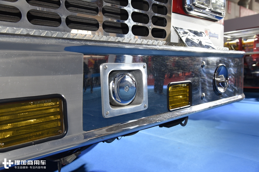 少见的美国大力消防车实拍,国内服役超过10年,现在看配置依然前沿 - 第3张 - 提加商用车网 少见的美国大力消防车实拍,国内服役超过10年,现在看配置依然前沿 - 第3张