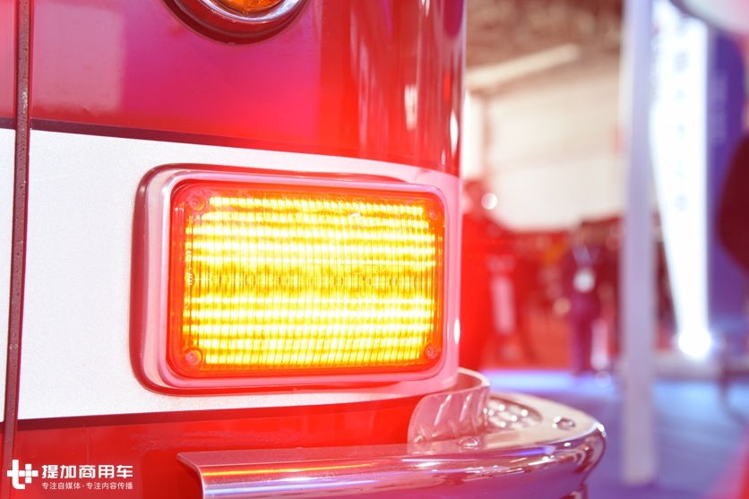 少见的美国大力消防车实拍,国内服役超过10年,现在看配置依然前沿 - 第6张 - 提加商用车网 少见的美国大力消防车实拍,国内服役超过10年,现在看配置依然前沿 - 第6张