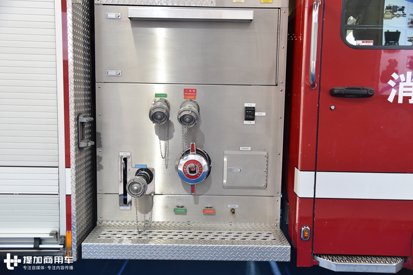 少见的美国大力消防车实拍,国内服役超过10年,现在看配置依然前沿 - 第10张 - 提加商用车网 少见的美国大力消防车实拍,国内服役超过10年,现在看配置依然前沿 - 第10张
