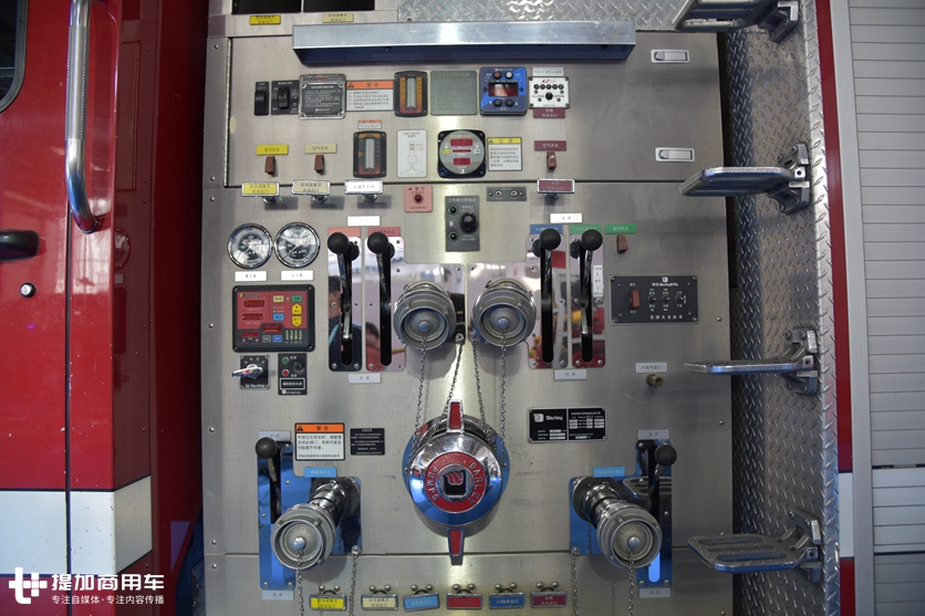 少见的美国大力消防车实拍,国内服役超过10年,现在看配置依然前沿 - 第11张 - 提加商用车网 少见的美国大力消防车实拍,国内服役超过10年,现在看配置依然前沿 - 第11张