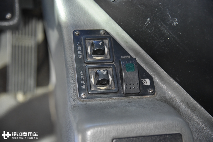 少见的美国大力消防车实拍,国内服役超过10年,现在看配置依然前沿 - 第19张 - 提加商用车网 少见的美国大力消防车实拍,国内服役超过10年,现在看配置依然前沿 - 第19张