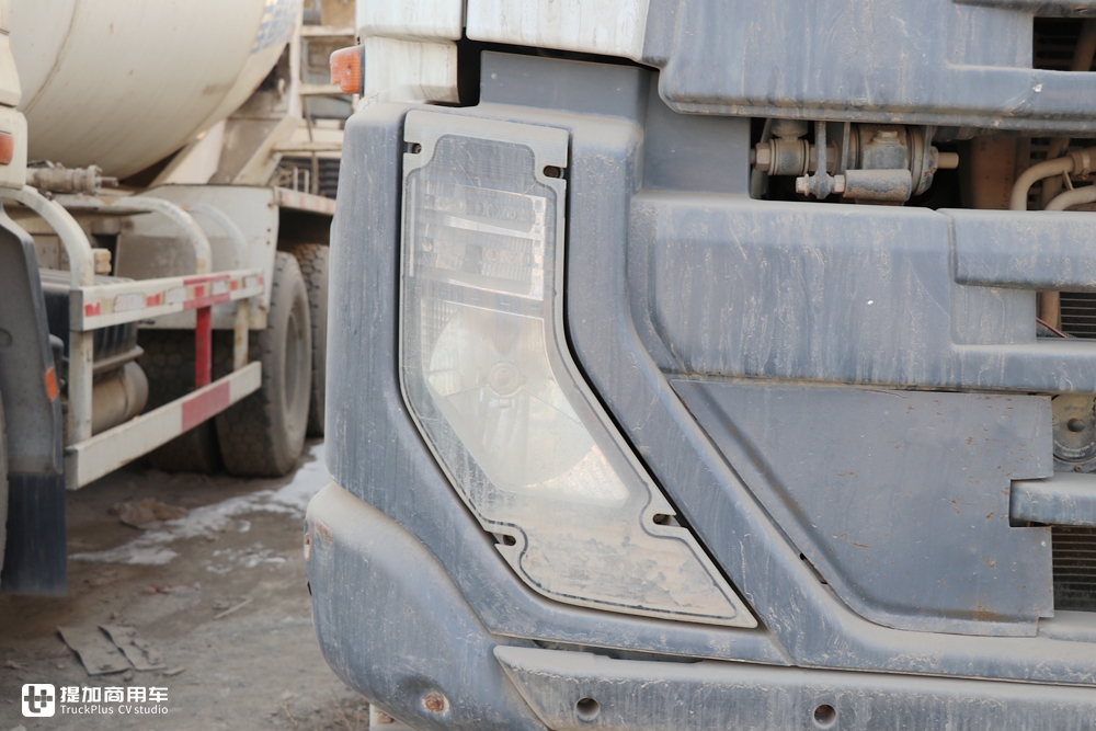 实拍日产柴酷腾搅拌车,集欧日技术的高端重卡却在“吃灰” - 第10张 - 提加商用车网 实拍日产柴酷腾搅拌车,集欧日技术的高端重卡却在“吃灰” - 第10张