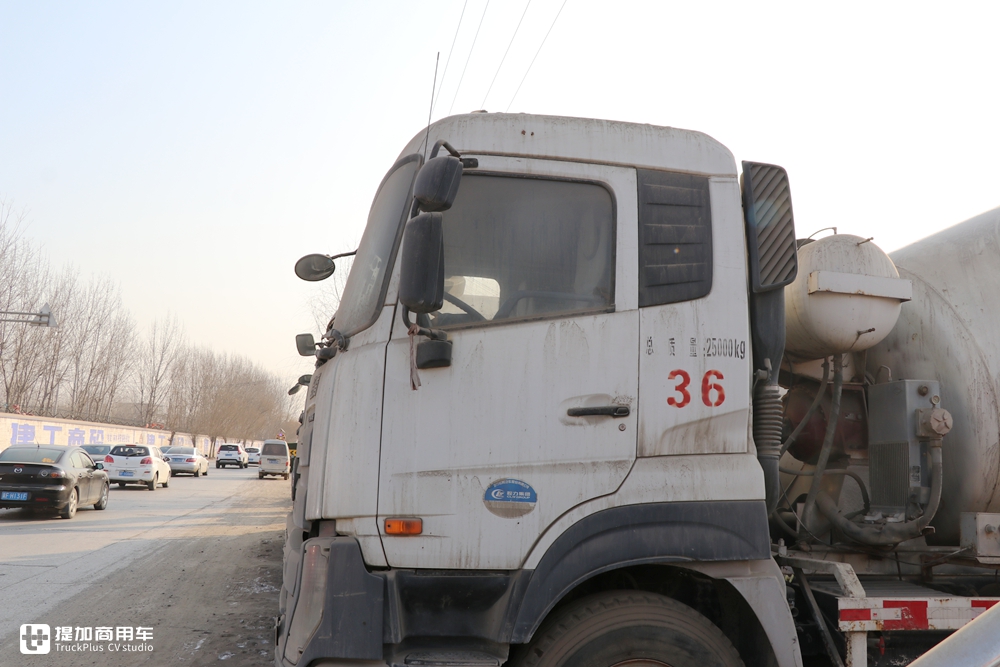 实拍日产柴酷腾搅拌车,集欧日技术的高端重卡却在“吃灰” - 第11张 - 提加商用车网 实拍日产柴酷腾搅拌车,集欧日技术的高端重卡却在“吃灰” - 第11张