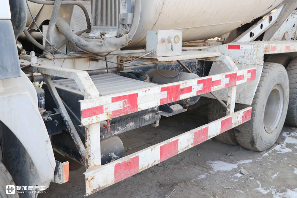 实拍日产柴酷腾搅拌车,集欧日技术的高端重卡却在“吃灰” - 第18张 - 提加商用车网 实拍日产柴酷腾搅拌车,集欧日技术的高端重卡却在“吃灰” - 第18张