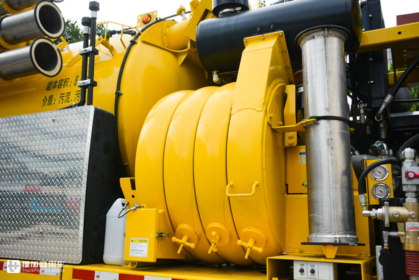 美国威康上装,重汽T5G国六底盘,实拍一款少见的下水道疏通清洗车 - 第10张 - 提加商用车网 美国威康上装,重汽T5G国六底盘,实拍一款少见的下水道疏通清洗车 - 第10张